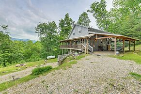Smoky Mountain Log Cabin Close to Rafting!