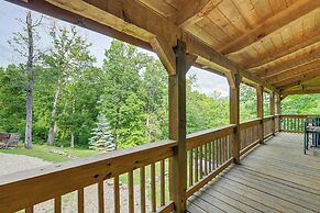 Smoky Mountain Log Cabin Close to Rafting!