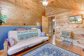 Smoky Mountain Log Cabin Close to Rafting!