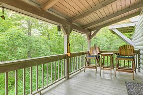 Smoky Mountain Log Cabin Close to Rafting!