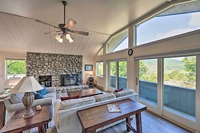 House w/ Balcony ~ 5 Mi to Cranmore Resort!