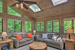 House w/ Balcony ~ 5 Mi to Cranmore Resort!