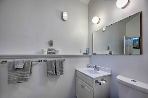 House w/ Balcony ~ 5 Mi to Cranmore Resort!