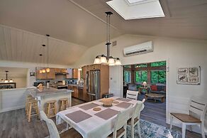 House w/ Balcony ~ 5 Mi to Cranmore Resort!