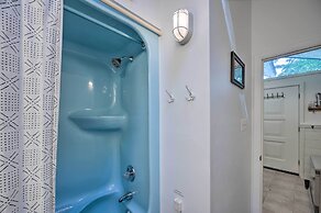 House w/ Balcony ~ 5 Mi to Cranmore Resort!