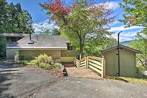 House w/ Balcony ~ 5 Mi to Cranmore Resort!