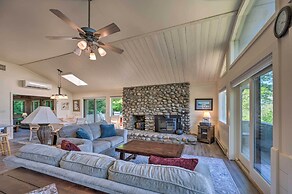House w/ Balcony ~ 5 Mi to Cranmore Resort!