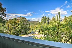 House w/ Balcony ~ 5 Mi to Cranmore Resort!
