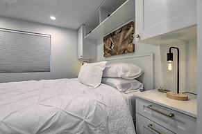 Aspen Condo w/ Mountain Views & Ski Access!