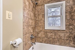 Cozy Campbell Hall Getaway w/ Porch!