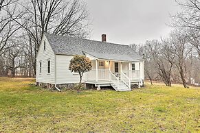 Cozy Campbell Hall Getaway w/ Porch!