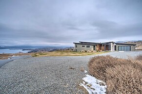 Lavish Lake Chelan Escape: Pool & Panoramic Views