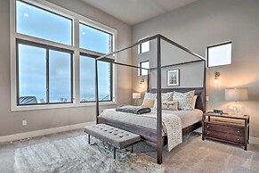 Lavish Lake Chelan Escape: Pool & Panoramic Views