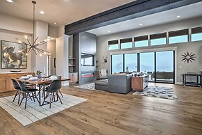 Lavish Lake Chelan Escape: Pool & Panoramic Views