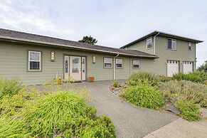 Crescent City Getaway w/ Panoramic Ocean Views!