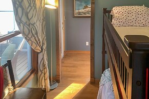 Lakeside Escape Steps to Lake Michigan Beach!
