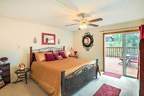 A-frame Ruidoso Retreat w/ Deck, Grill & Views!