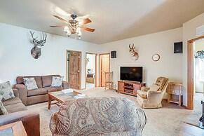 Cozy Ski Cabin w/ Deck Near Taos Ski Valley!