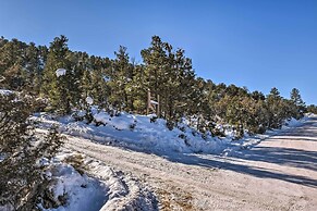 Cozy Ski Cabin w/ Deck Near Taos Ski Valley!