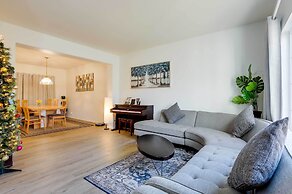 Spacious Thornton Home: 15 Mi to Downtown Denver!