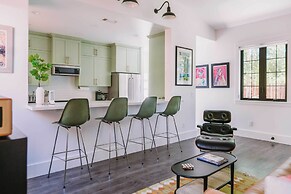 Sacramento Guest House w/ Patio ~ 5 Mi to Downtown