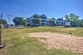 Resort Condo in Pottsboro w/ Lake Texoma Access!