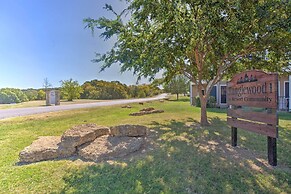 Resort Condo in Pottsboro w/ Lake Texoma Access!