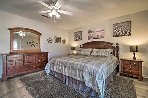 Bright College Station Abode: 3 Mi to Kyle Field