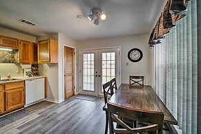 Bright College Station Abode: 3 Mi to Kyle Field