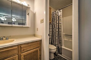 Bright College Station Abode: 3 Mi to Kyle Field