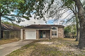 Bright College Station Abode: 3 Mi to Kyle Field
