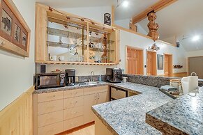 Soldotna Fishing Lodges w/ Dock on Kenai River!