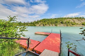 Soldotna Fishing Lodges w/ Dock on Kenai River!
