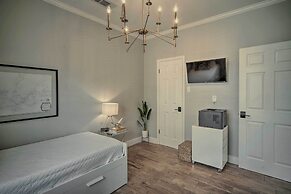 Baton Rouge Game Day House w/ Chic Yard Space