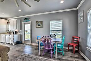 Walk to Shore: Crystal Beach Home w/ Deck + Grill!