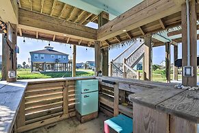 Walk to Shore: Crystal Beach Home w/ Deck + Grill!