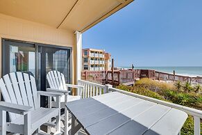 Breezy Oceanfront Condo w/ Lanai, Steps to Beach!