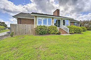 Family Getaway w/ Pier on Currituck Sound