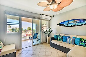 Breezy Condo w/ Ocean View Balcony: Walk to Beach!