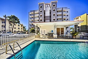 Breezy Condo w/ Ocean View Balcony: Walk to Beach!