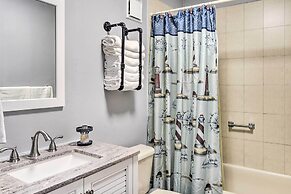 Breezy Condo w/ Ocean View Balcony: Walk to Beach!