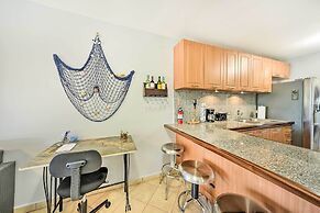 Breezy Condo w/ Ocean View Balcony: Walk to Beach!