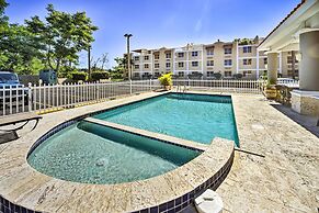 Breezy Condo w/ Ocean View Balcony: Walk to Beach!