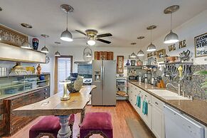 Bohemian Wonderland: Benicia Bungalow w/ Pergola!