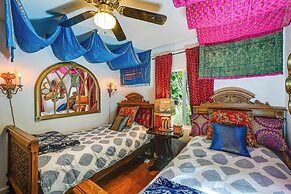 Bohemian Wonderland: Benicia Bungalow w/ Pergola!