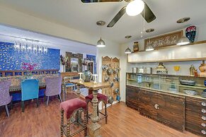 Bohemian Wonderland: Benicia Bungalow w/ Pergola!