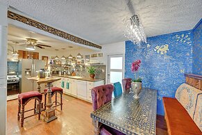 Bohemian Wonderland: Benicia Bungalow w/ Pergola!