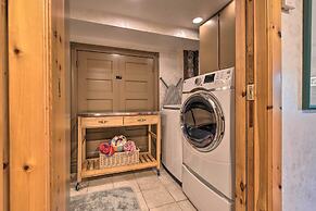 Lakefront Poconos Retreat w/ Hot Tub, Near Hiking!