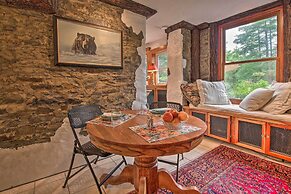 Lakefront Poconos Retreat w/ Hot Tub, Near Hiking!