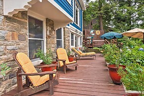 Lakefront Poconos Retreat w/ Hot Tub, Near Hiking!